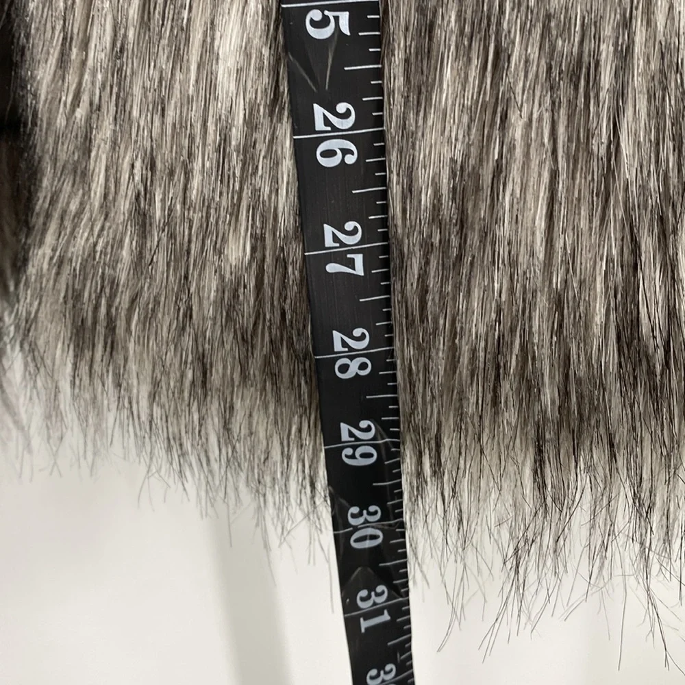Lovers + Friends Gray Faux Fur Vest Women’s Small Camille Revolve Open‎ Front - Picture 8 of 13